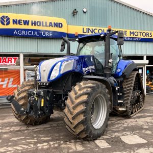 New Holland T8.435 Auto Command Smarttrax Tractor for sale